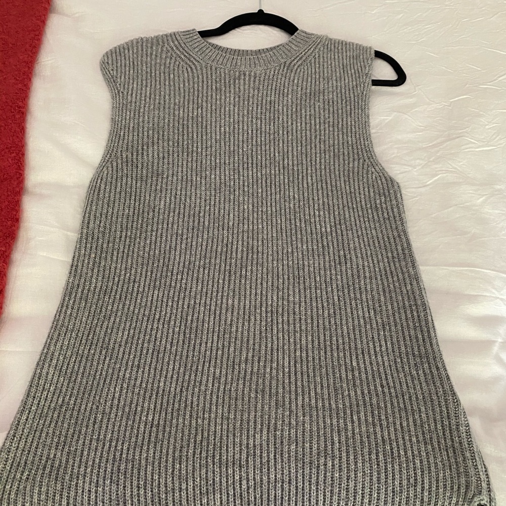 GAP Gray Sleeveless Sweater